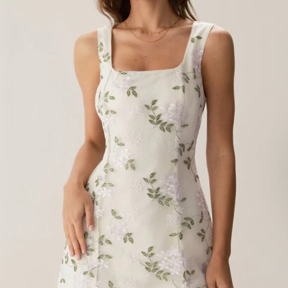 NWT Floral Embroidery Mini Dress - Picture 3 of 5